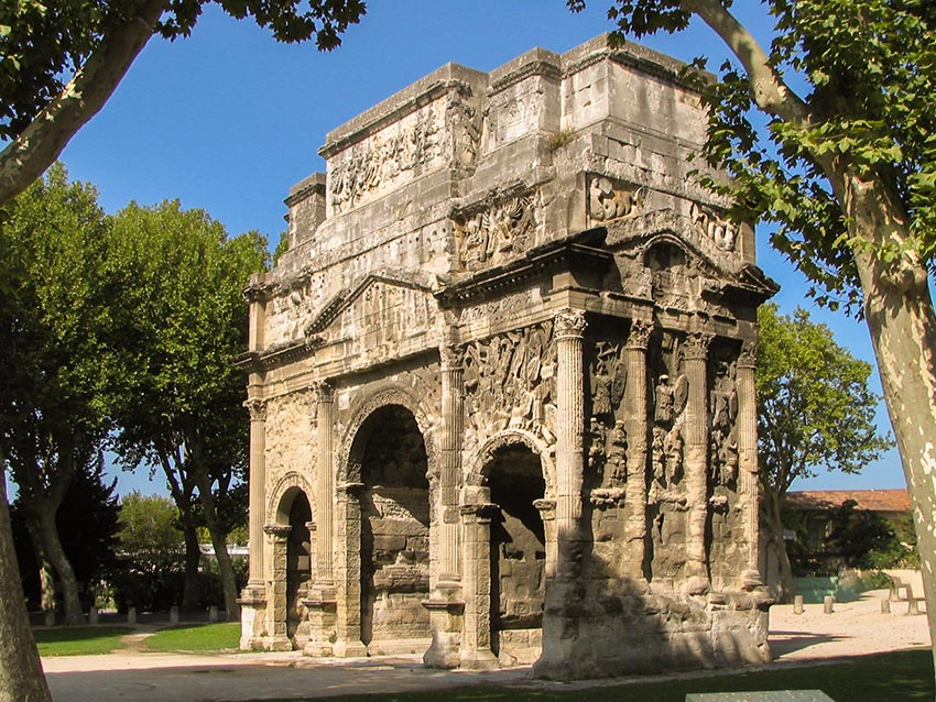 Arche de Triomphe in Orange
