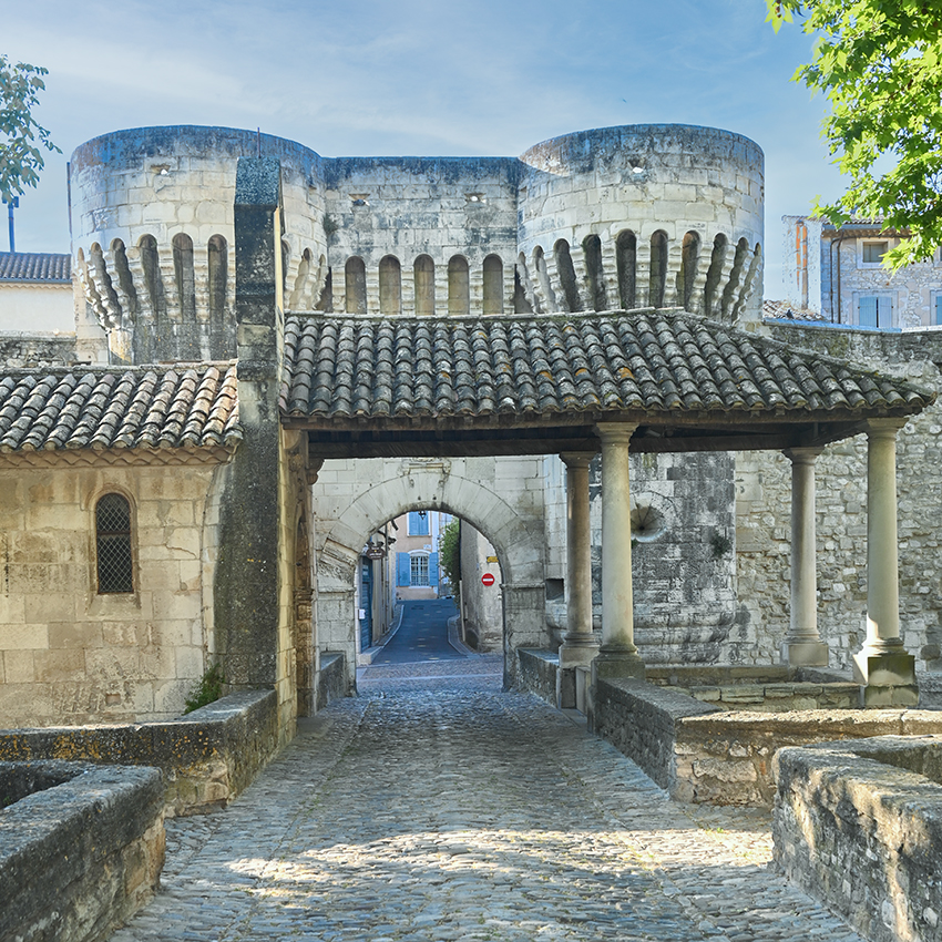 Porte Notre Dame Pernesp-les-Fontains